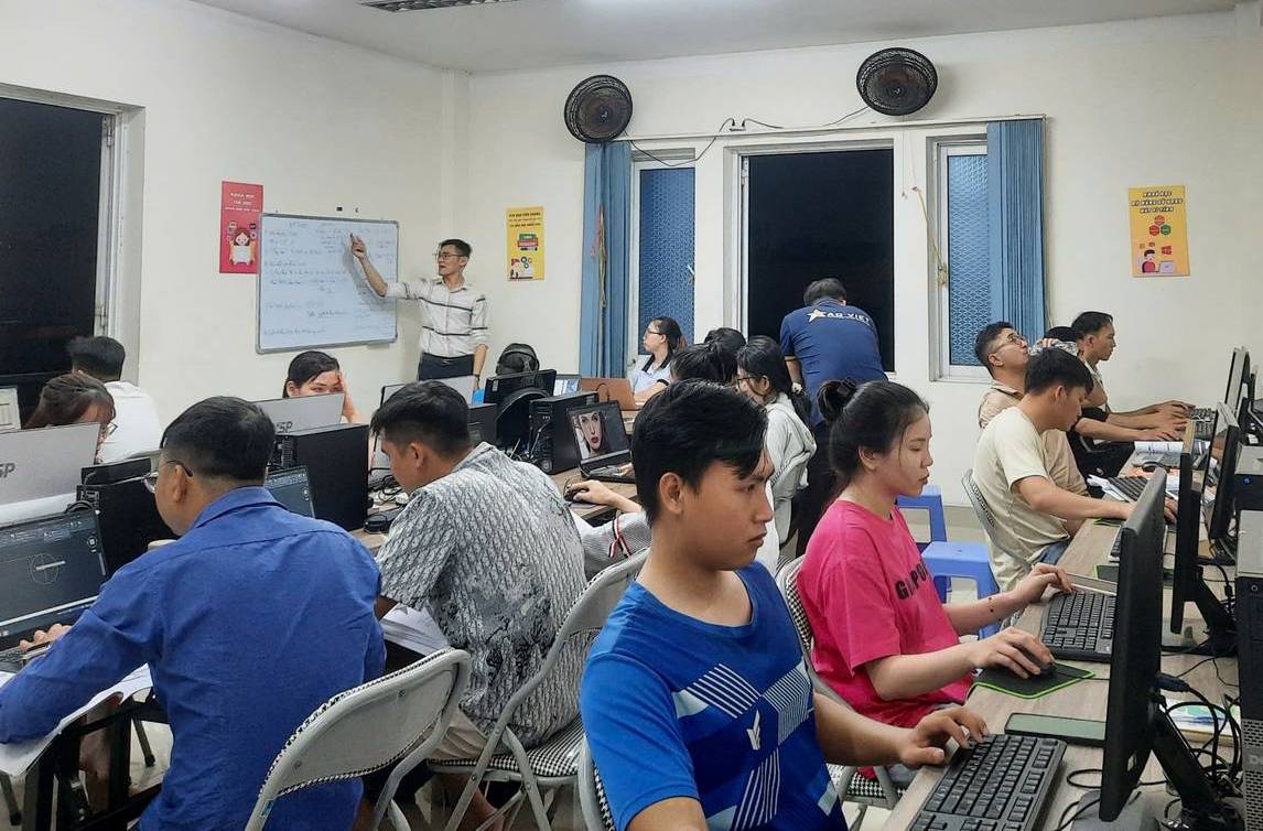 Nội Dung Khóa Học AI Tại Quận Bình Tân