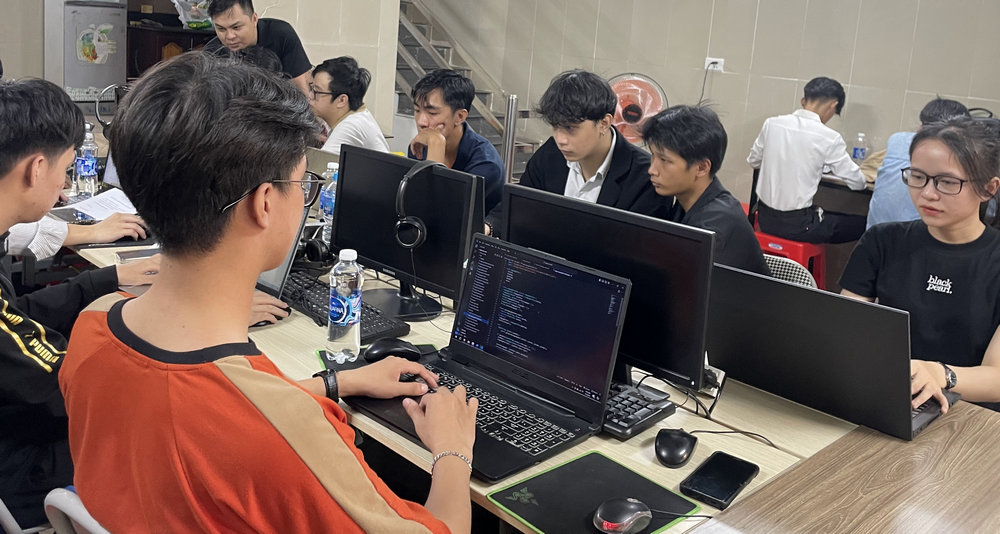 Những Ai Nên Tham Gia Khóa Học Ứng Dụng AI Trong Lập Trình