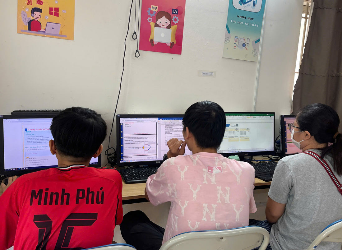 Giới Thiệu Khóa Học Cấp Chứng Chỉ AI Văn Phòng