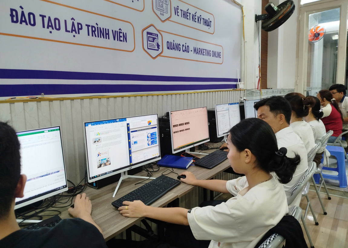 Đối Tượng Học Viên Phù Hợp Với Khóa Học AI Tại Phường Tân Hưng