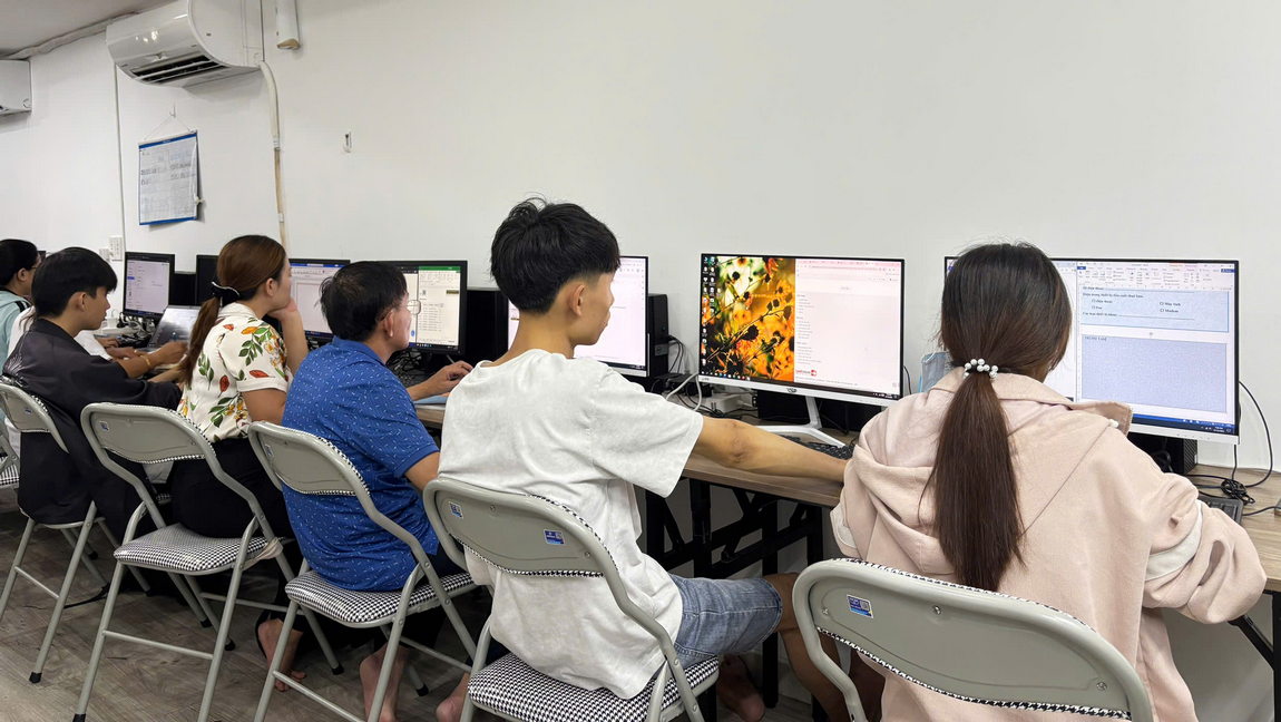 Đối Tượng Học Viên Trong Khóa Học AI Tại Phường Tân Đông Hiệp
