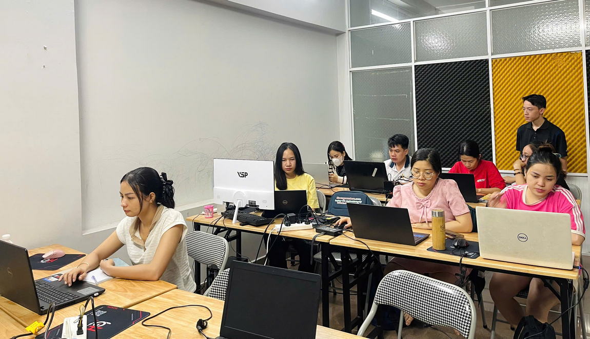 Lý Do Bạn Nên Tham Gia Khóa Học AI Cho Marketing Tại Trung Tâm Đào Tạo AI Sao Việt