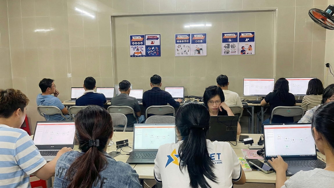 Tại sao tự học AI khó hiểu và giải pháp từ Trung Tâm Đào Tạo AI Sao Việt