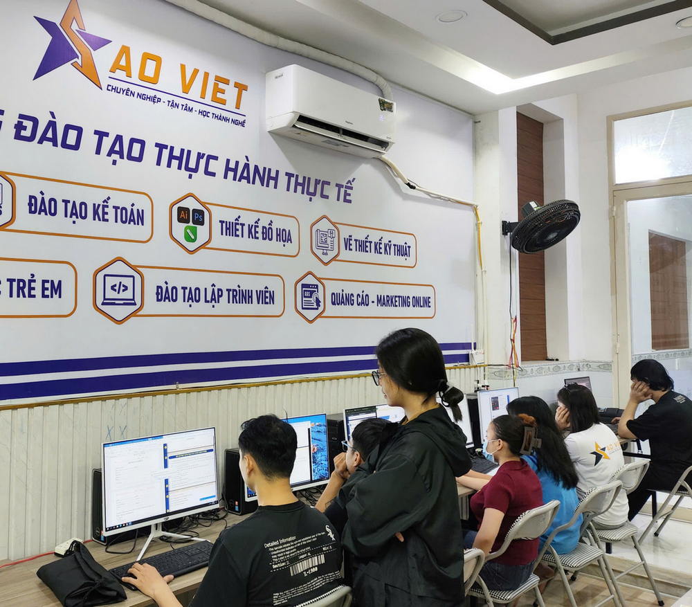 Giới Thiệu Khóa Học Sử Dụng Microsoft 365 Copilot Tại Trung Tâm AI Sao Việt