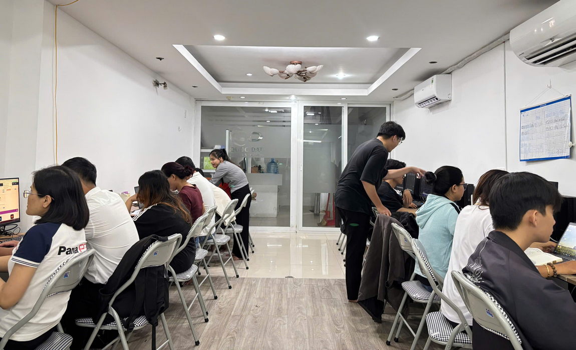 Tự Mày Mò Học Trên Mạng Hay Chọn Khóa Học Trí Tuệ Nhân Tạo Cho Người Đi Làm