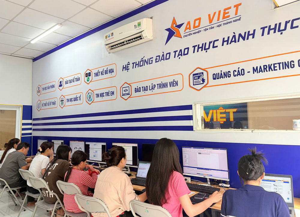 Giới Thiệu Trung Tâm Đào Tạo AI Sao Việt
